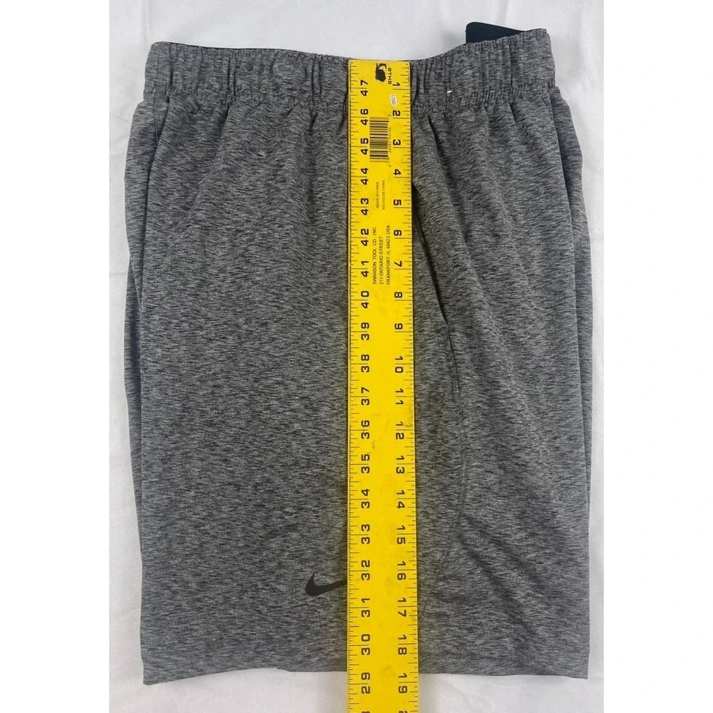 NIKE YOGA MENS SHORTS. VINTAGE GREY XL DB4199-010